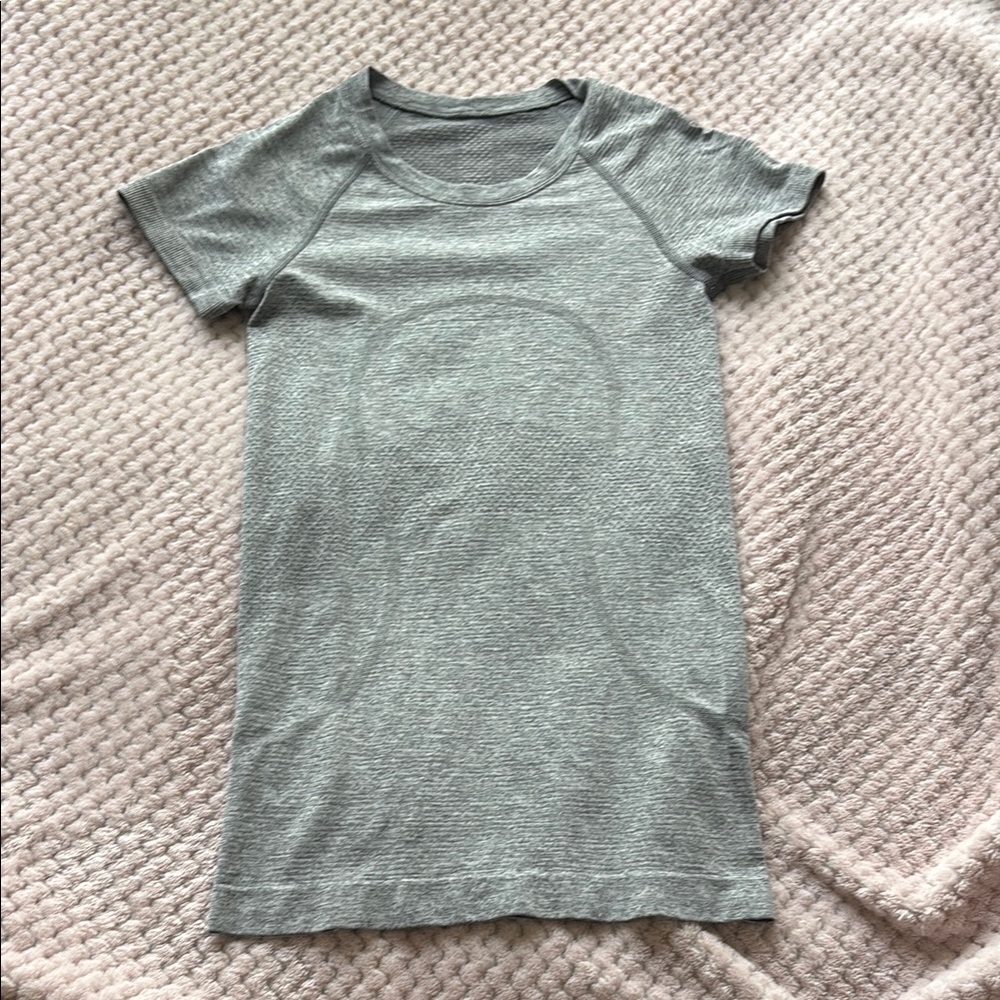 Grey lululemon swiftly tech